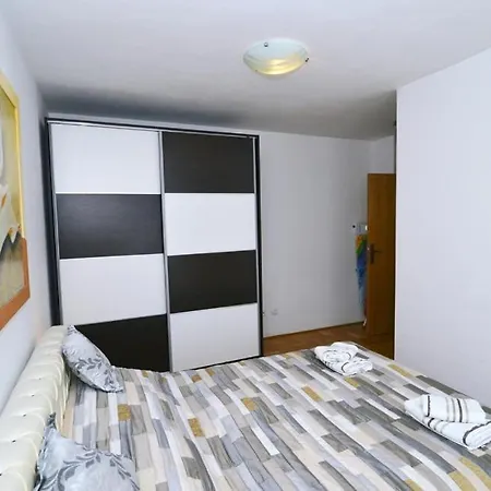 Apartment Zora 1 By Guide