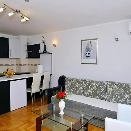 Apartment Zora 1 By Guide *