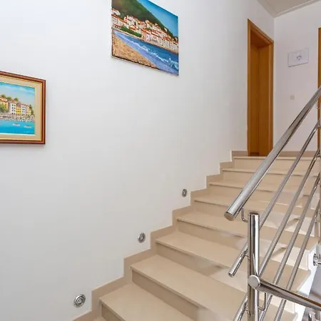 Zora 1 By Guide Apartment