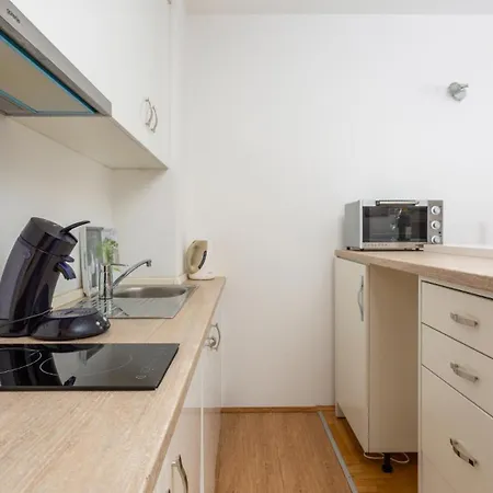 Apartment Zora 1 By Guide *
